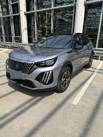 Peugeot 2008 GT Hybrid 136cv (2024), solo 6300 km