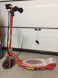 Monopattino elettrico RAZOR