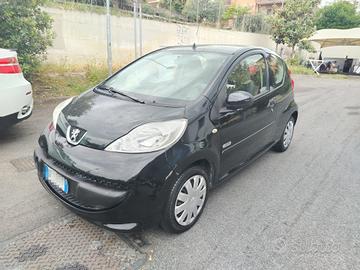 PEUGEOT 107 1.0 68CV 3p. Sweet Years 2Tronic Autom