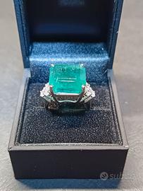 Anello in Oro bianco 14 ct con Smeraldo da 17 ct