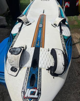 tavola da windsurf Starboard Futura IQ 122