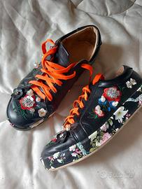 scarpe stringate con strass e ricami