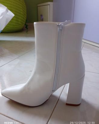 stivaletto con tacco 