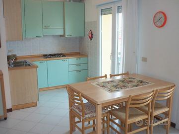 Vicino mare/bilocale/p.zza Torino/4-5 letti/p.auto