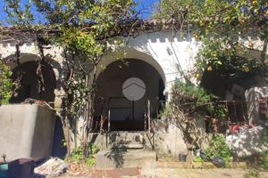 CASA DI CORTE A SAN BASILIO