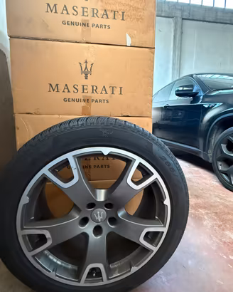 Cerchi originali Maserati Levante
