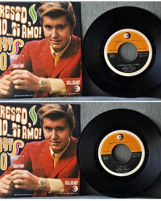Nove 45 giri con copertina originale