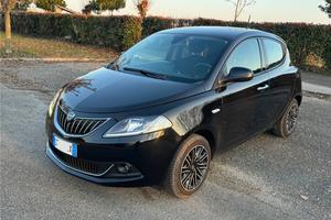 Lancia ypsilon 1.0 hybrid