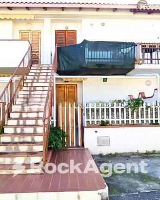 GRAZIOSO APPARTAMENTO AL MARE