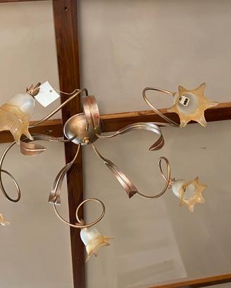 una plafoniera classica a 5 luci