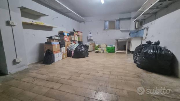 CASTELFIDARDO: GARAGE AL PIANO TERRA