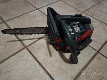 motosega ama da potatura