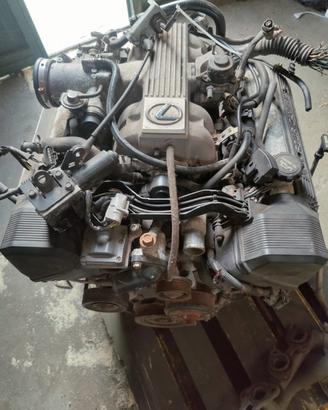 Motore v8 toyota lexus