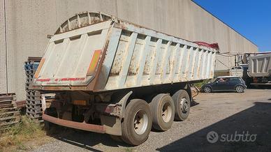 Semirimorchio ribaltabile