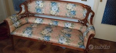 salotto divano con due poltrone antichi 