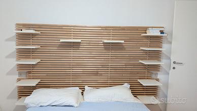 Doppia testiera letto Mandal IKEA con mensole