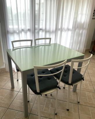 Tavolo allungabile 100-140x70 vetro e 4 sedie