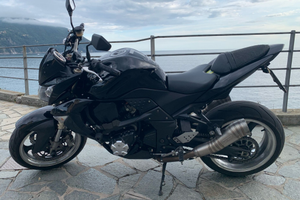 Kawasaki Z1000 nera