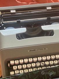 Macchina da scrivere olivetti