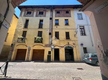 NEGOZIO A PINEROLO