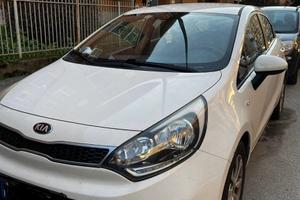 KIA RIO *NEOPATENTATI * AREA B MILANO