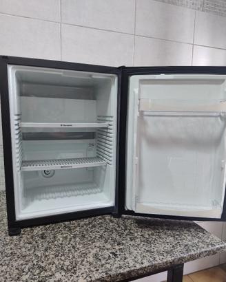 Minibar Dometic RH 448 D capacità 40l