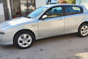 Alfa Romeo 147 jtdm 120cv "SCAMBI0 con BENZINA"