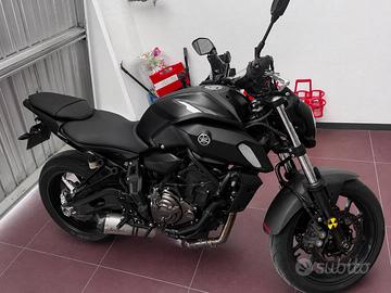 Yamaha MT 07 Total black