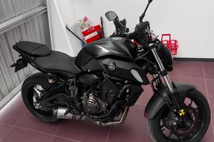 Yamaha MT 07 Total black