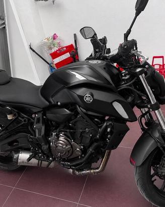 Yamaha MT 07 Total black