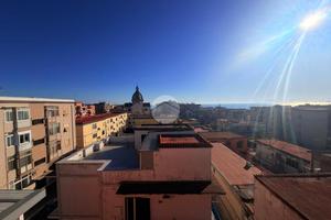 5 LOCALI A TORRE DEL GRECO