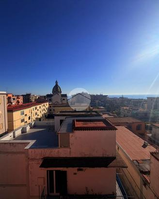 5 LOCALI A TORRE DEL GRECO