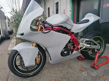 KAWASAKI ER6N USO PISTA