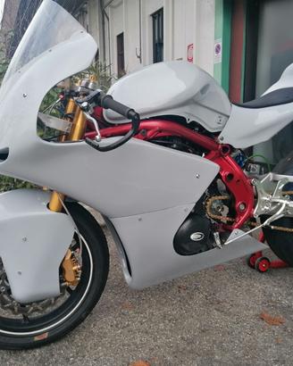 KAWASAKI ER6N USO PISTA