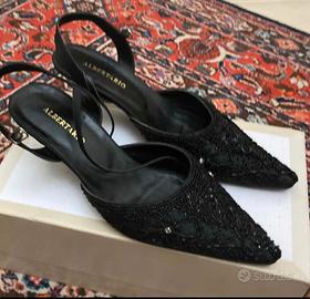 Sandalo nero chiuso in punta stupendo