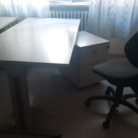  Due scrivanie vendute anche separatamente 