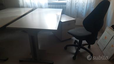  Due scrivanie vendute anche separatamente 