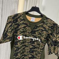 T-shirt Champion originale con fantasia camouflage