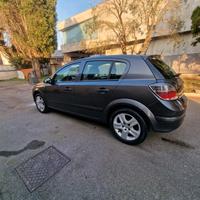 Opel Astra 1.6 16V VVT 5 porte Cosmo