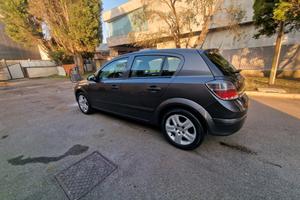 Opel Astra 1.6 16V VVT 5 porte Cosmo