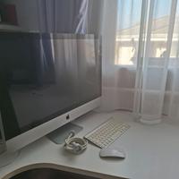 imac 27" processore Intel con tastiera e mouse