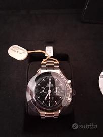 Omega speedmaster Moonwatch vetro esalite.