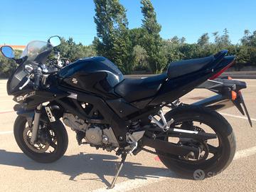 MOTO STRADALE SUZUKI S 650 S