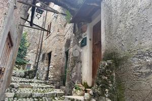 2 LOCALI A ARTENA