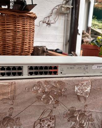 Switch/Hub 3Com SuperStack II Baseline Dual Speed 