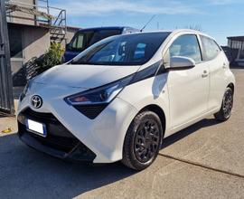 TOYOTA Aygo Connect 1.0 VVT-i 72 CV 5 porte x-co