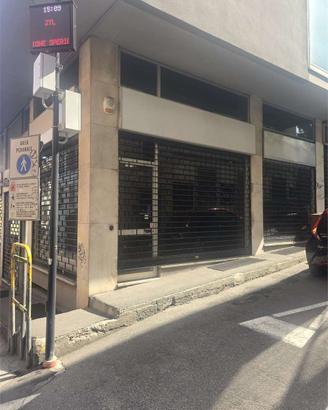 CANTU' centro affittiamo NEGOZIO/UFFICIO di circa