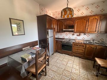 Cucina completa in legno – usata