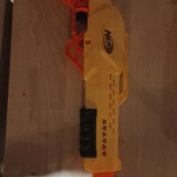 fucile Nerf con 2 dardi