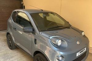 Aixam e-minauto elettrica si guida a 14 anni